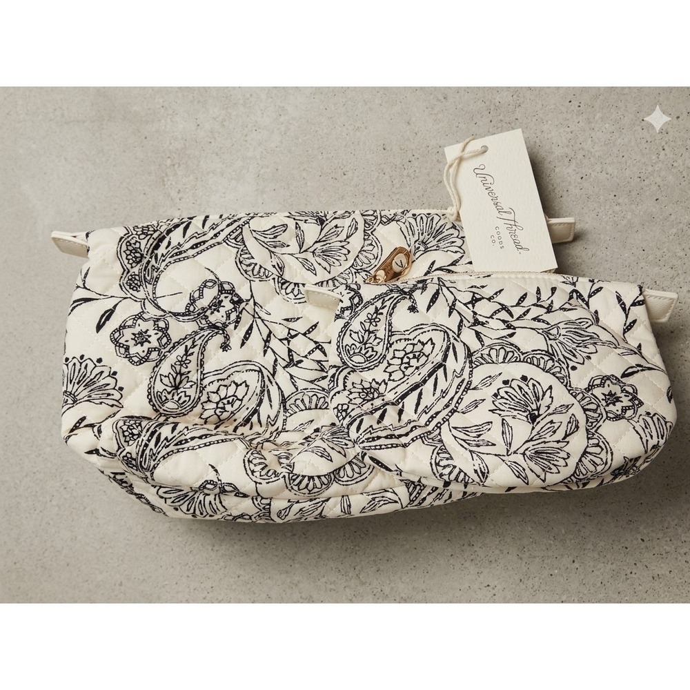 Universal Thread Quilted Makeup Bag Black White Paisley‎ Floral Cosmetic Pouch